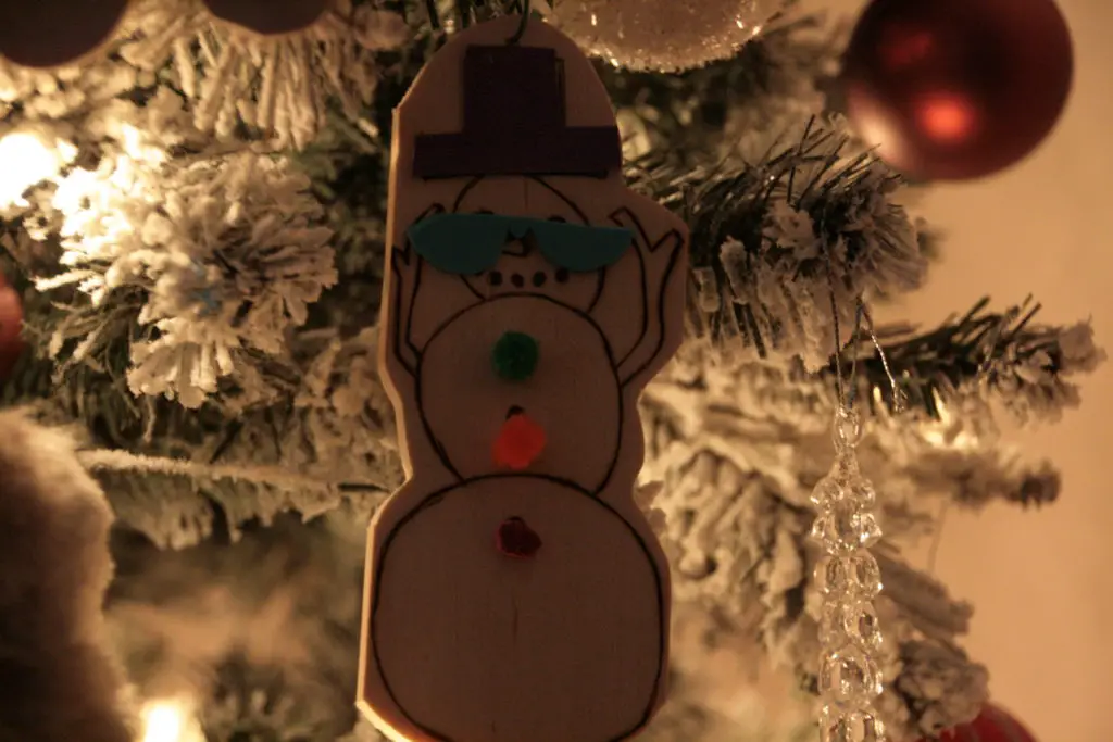 diy snowman ornament in christmas tree