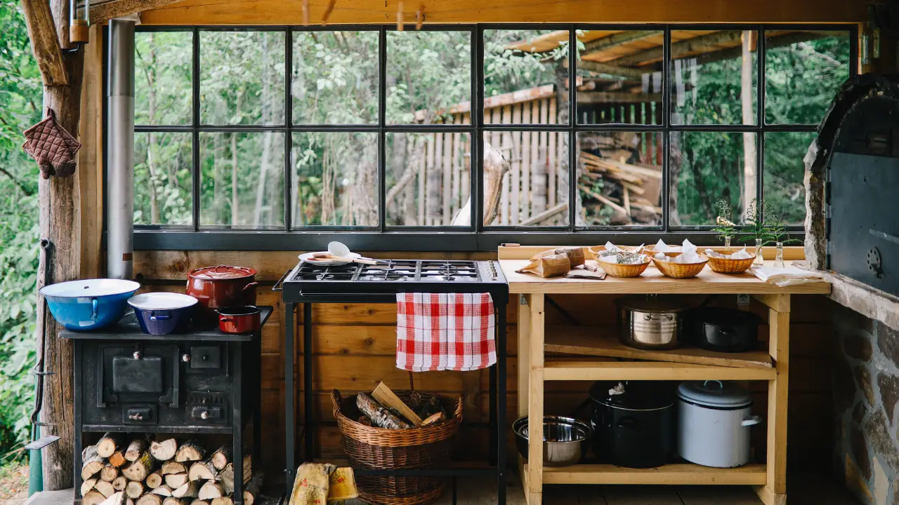 an example of a rustic, cottagecore home.