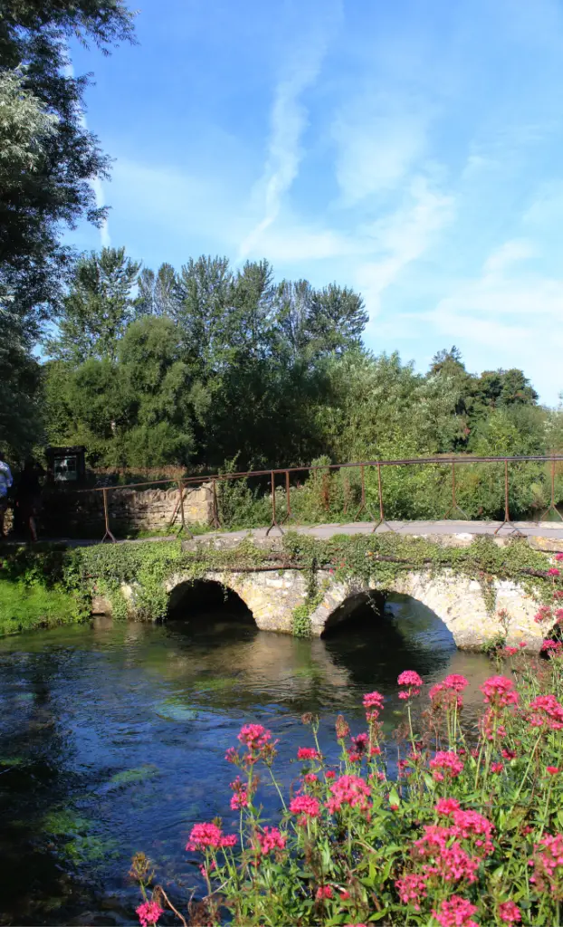 A beautiful bridge in the Cotswolds of england.