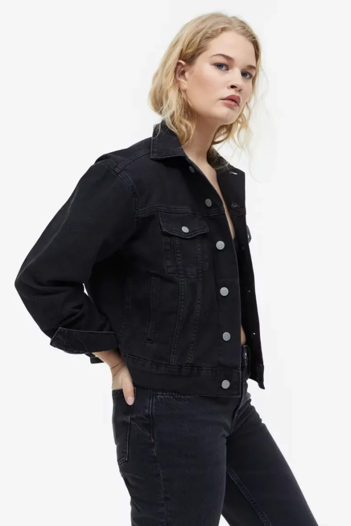 Dark denin jean jacket from H&M just like Lorelai would have worn in Gilmore Girls.