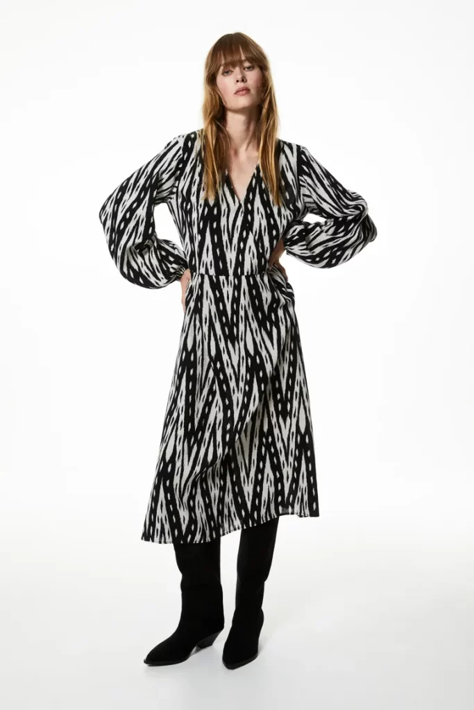 A casual patterned wrap dress from H&M just like Lorelai Gilmore would have worn.